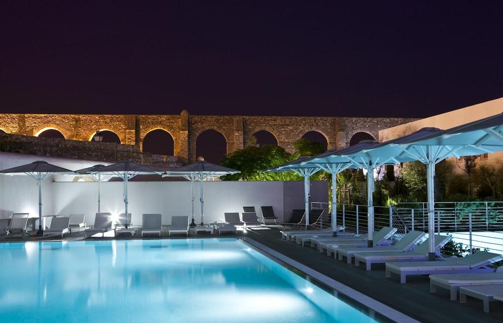 M'Ar De Ar Aqueduto Hotell Évora Eksteriør bilde The pool at the hotel