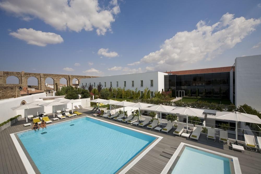 M'Ar De Ar Aqueduto Hotell Évora Eksteriør bilde The hotel's swimming pool