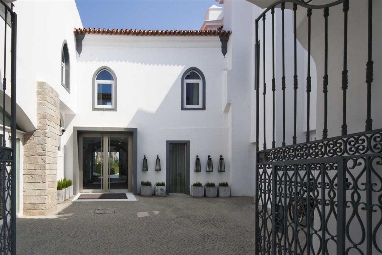 M'Ar De Ar Aqueduto Hotell Évora Eksteriør bilde The entrance to the main building of the hotel