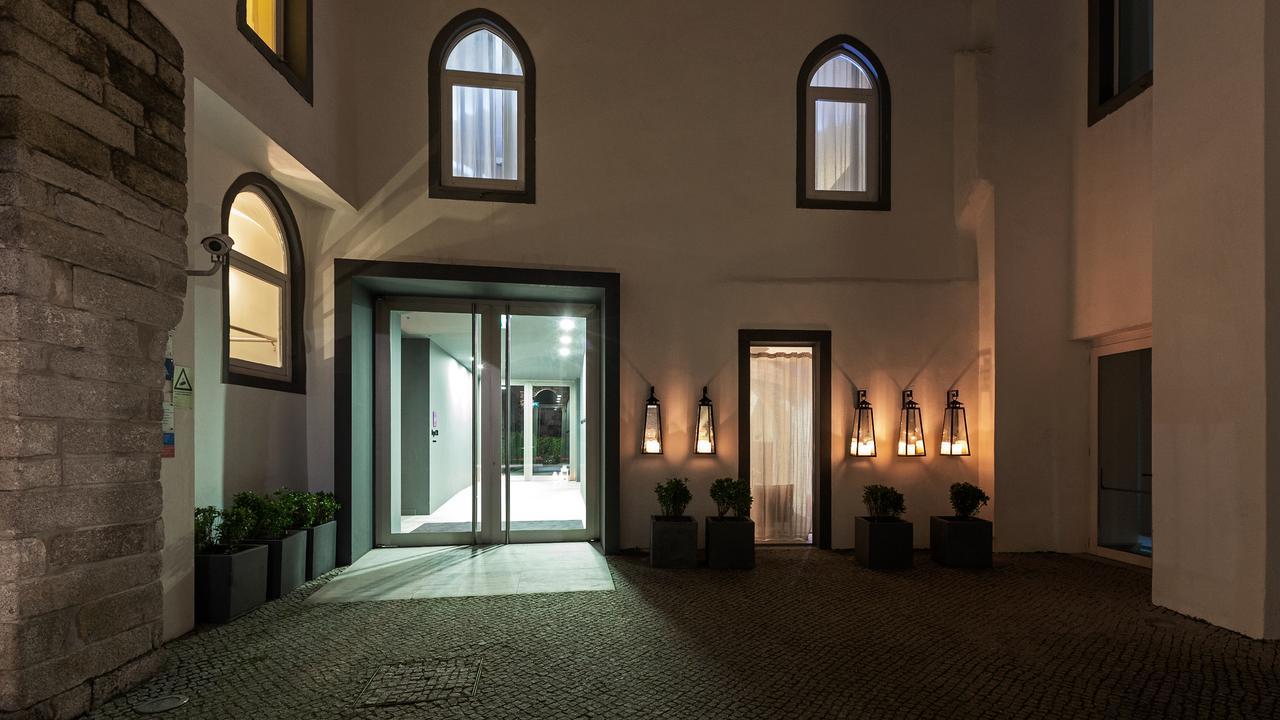 M'Ar De Ar Aqueduto Hotell Évora Eksteriør bilde Entrance to the museum
