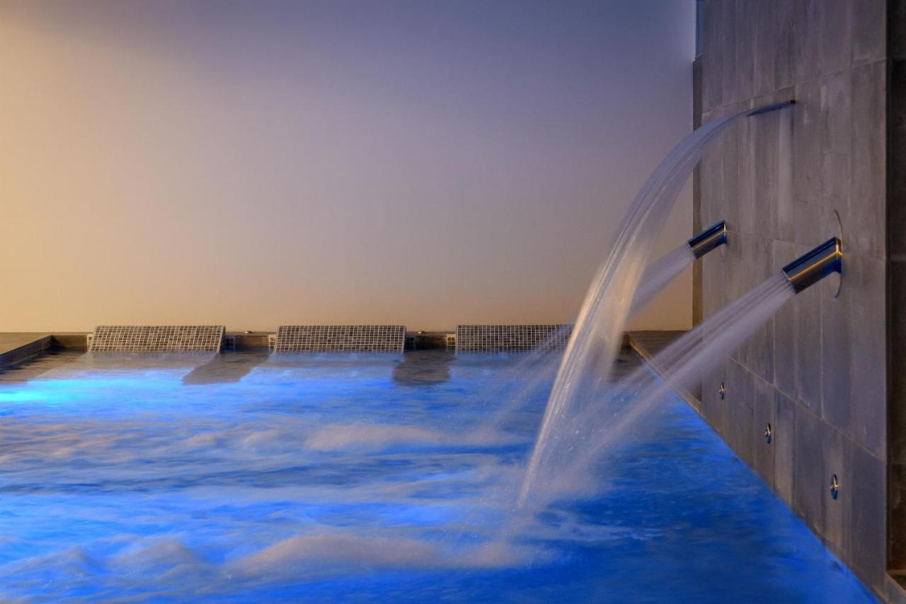 M'Ar De Ar Aqueduto Hotell Évora Eksteriør bilde The thermal water of the spa